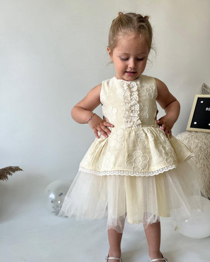 Elegant Cream Lace and Tulle Dress!