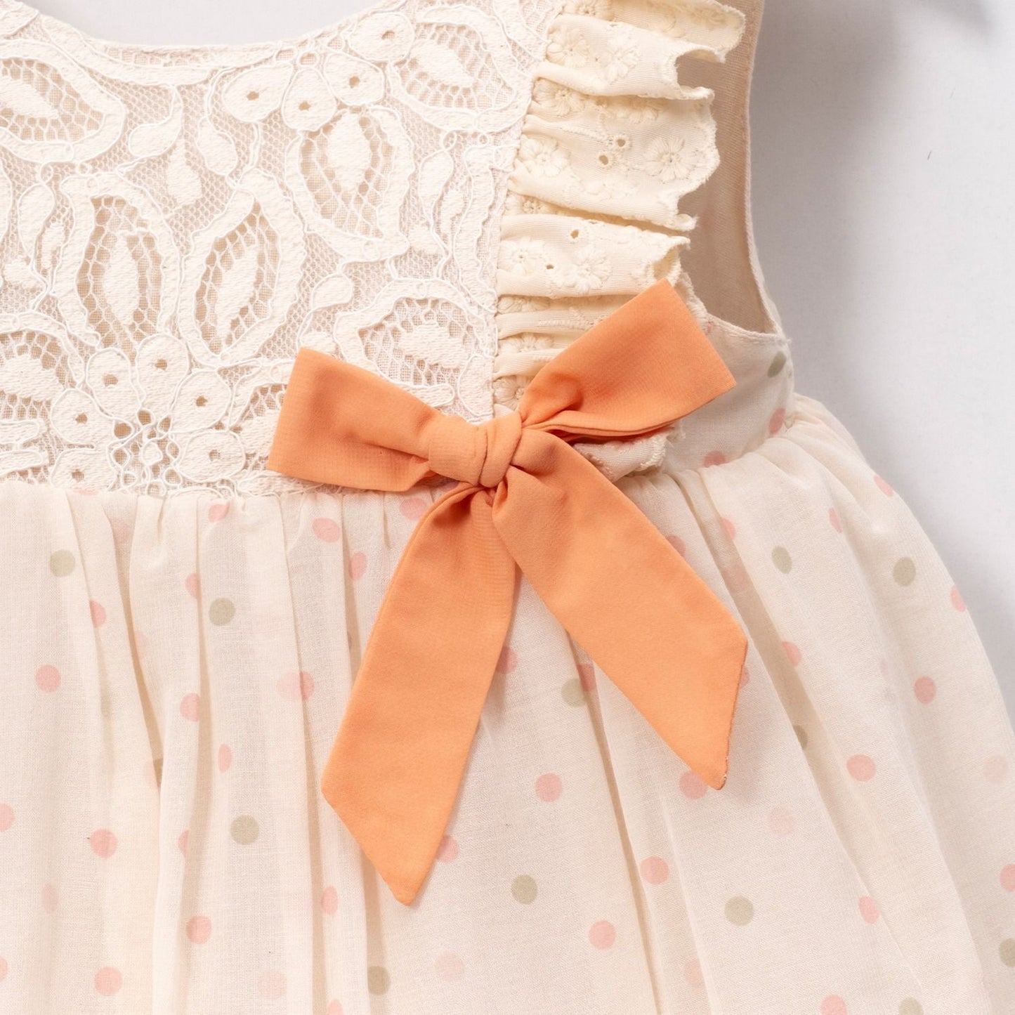 Elegant Lace Dress!