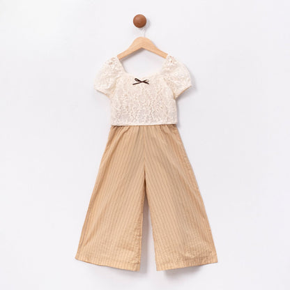 Chic Two-Piece Outfit – Elegant & Playful!