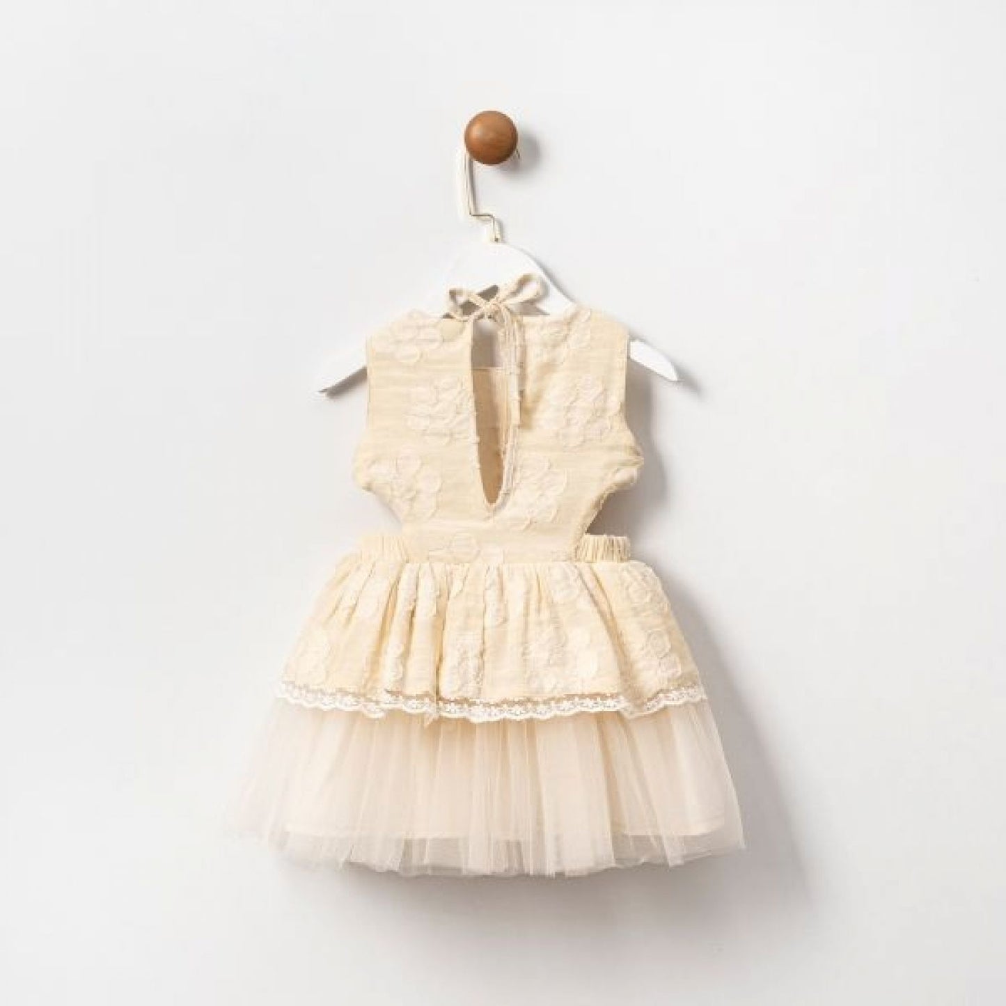 Elegant Cream Lace and Tulle Dress!